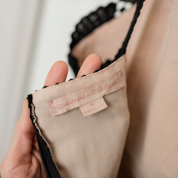 1861 Boutique dress - Picture 5 of 5